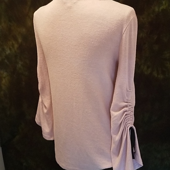 Juicy 💕 Soft Knit Ruched Sleeve Top - Picture 5 of 9